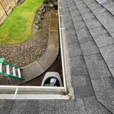 Gutter-Cleaning-by-Puddles-Pressure-Washing-in-Vancouver-WA- 1