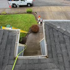 Gutter-Cleaning-by-Puddles-Pressure-Washing-in-Vancouver-WA- 4